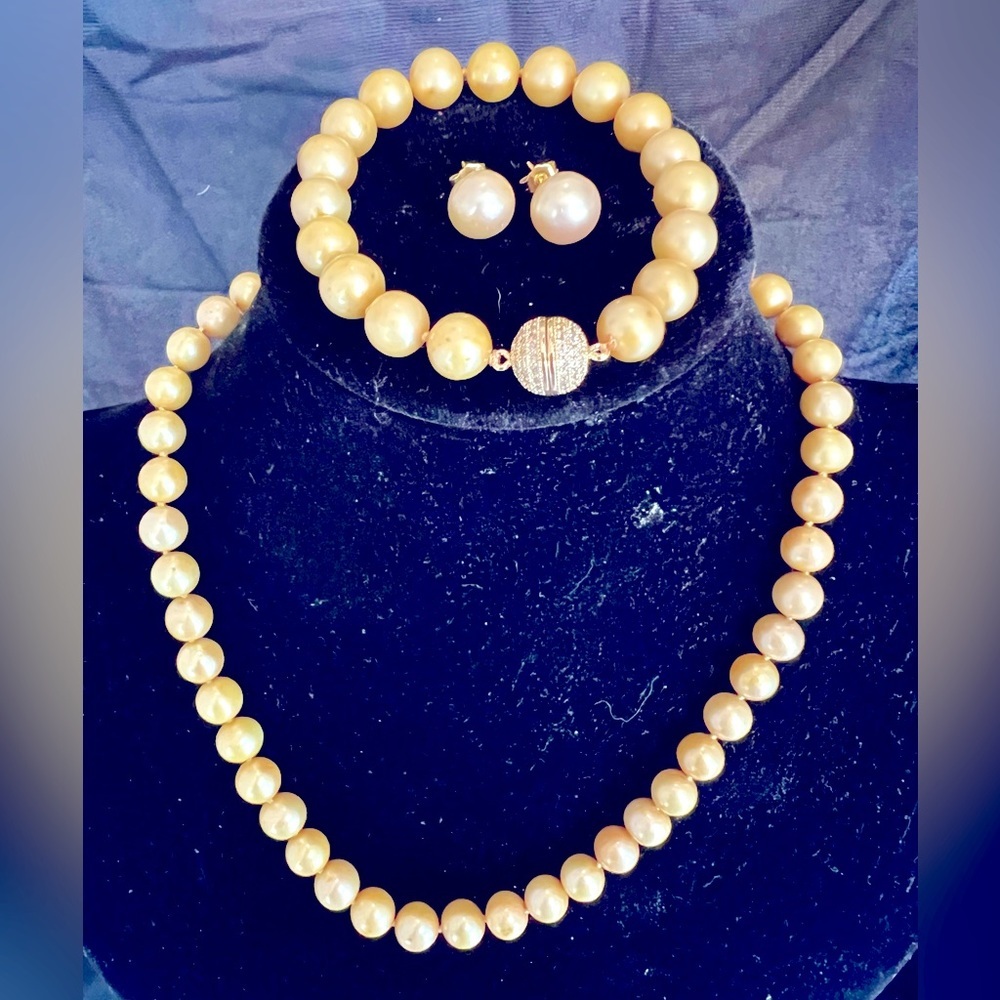 9-10 mm Gold Pearl Set - Picture 2 of 2